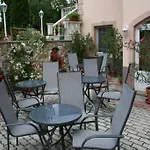 Aqua Vendeghaz بيت ضيافة 3*