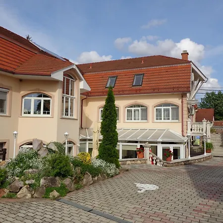 ゲストハウス Aqua Vendeghaz 3*