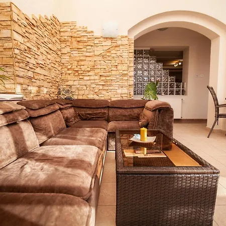 Aqua Vendeghaz Guest house